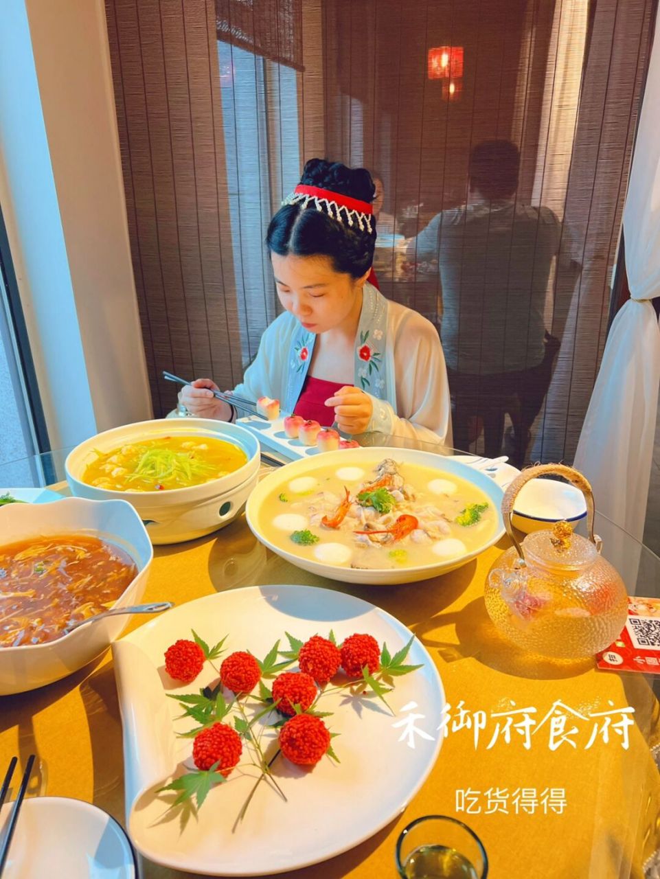 迎恩门新开的古风餐厅 客人可以穿汉服吃饭的!有意思!