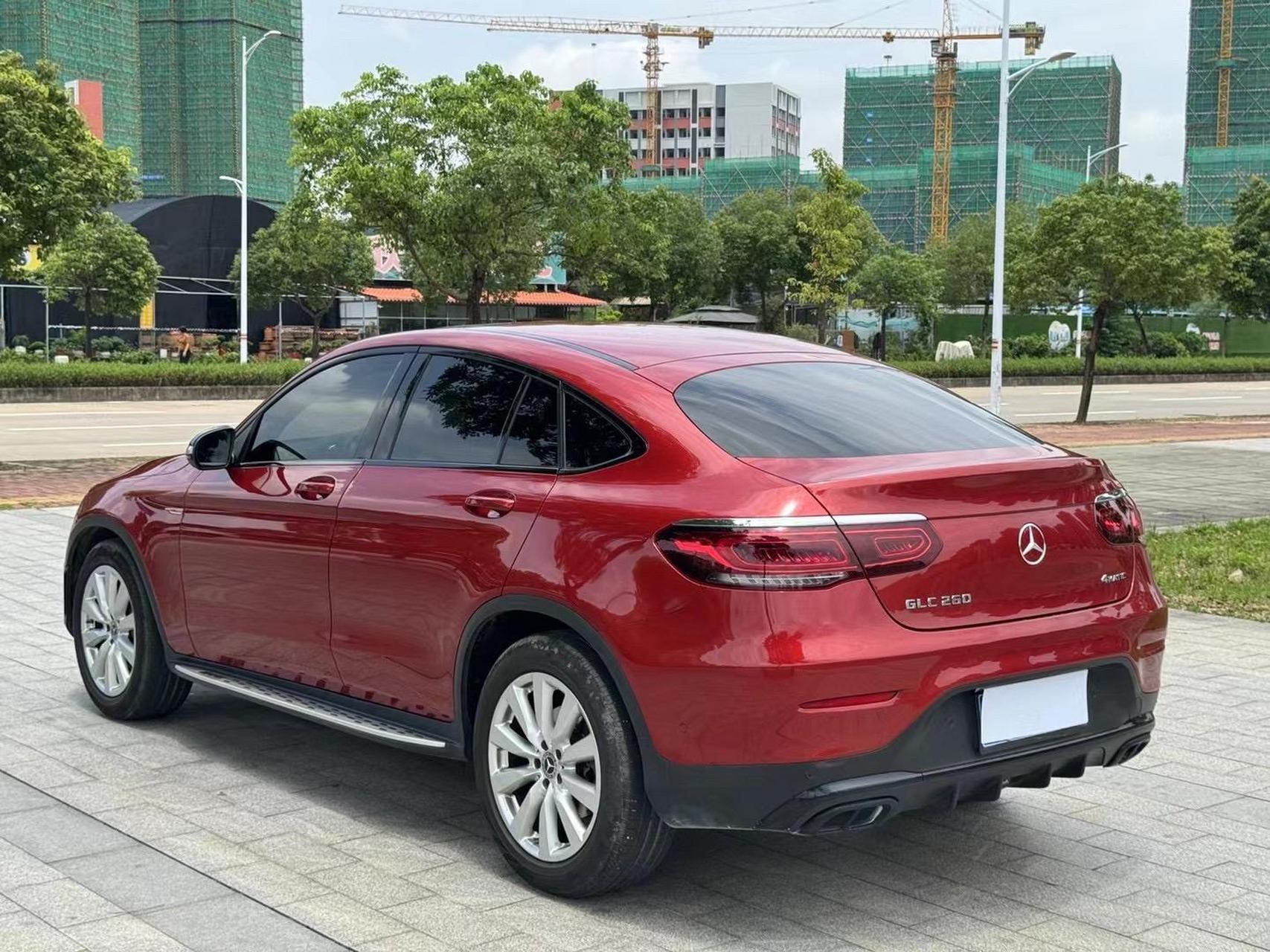 20款进口奔驰glc260四驱轿跑suv20年8月,5万公里,美女姐姐靓车