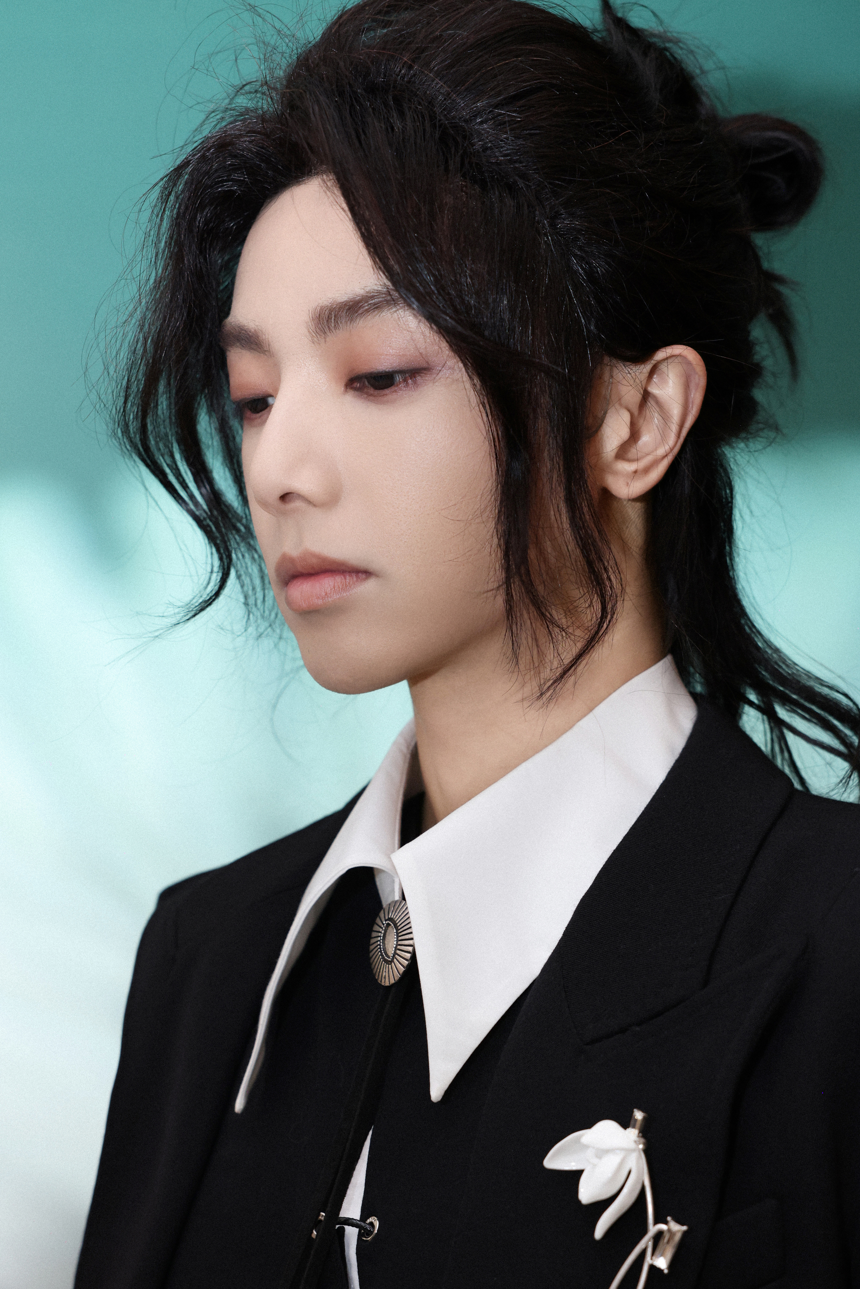 华晨宇#我来告诉你惊喜夜有多惊喜# 宇宙一隅坠满星光,缤纷飞行,许你