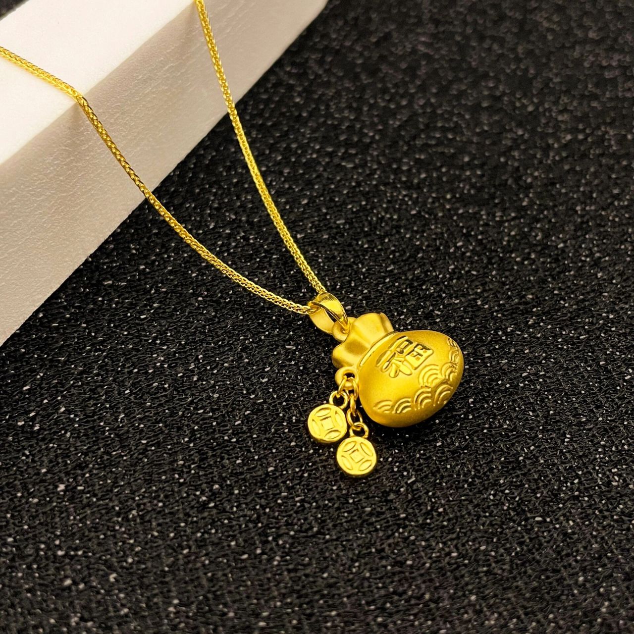 老凤祥足金小福袋套链——寓意:吉祥如意,事事顺心,不管是在什么屎蝌