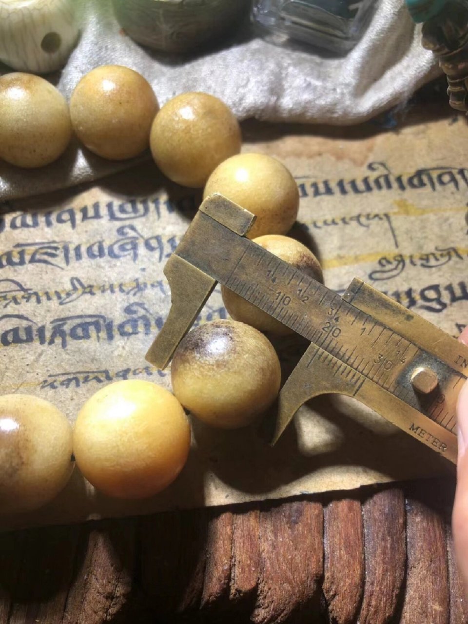 隔壁老王股骨头手串 蝌蚪纹明显 油性感十足