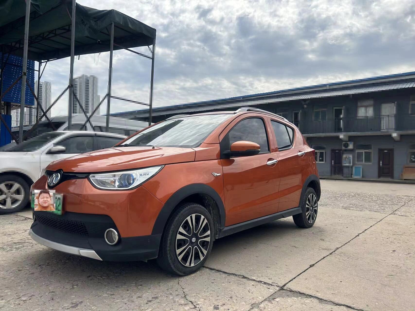 北汽ec200新能源电车,2.5万,自用! 美女自用车.