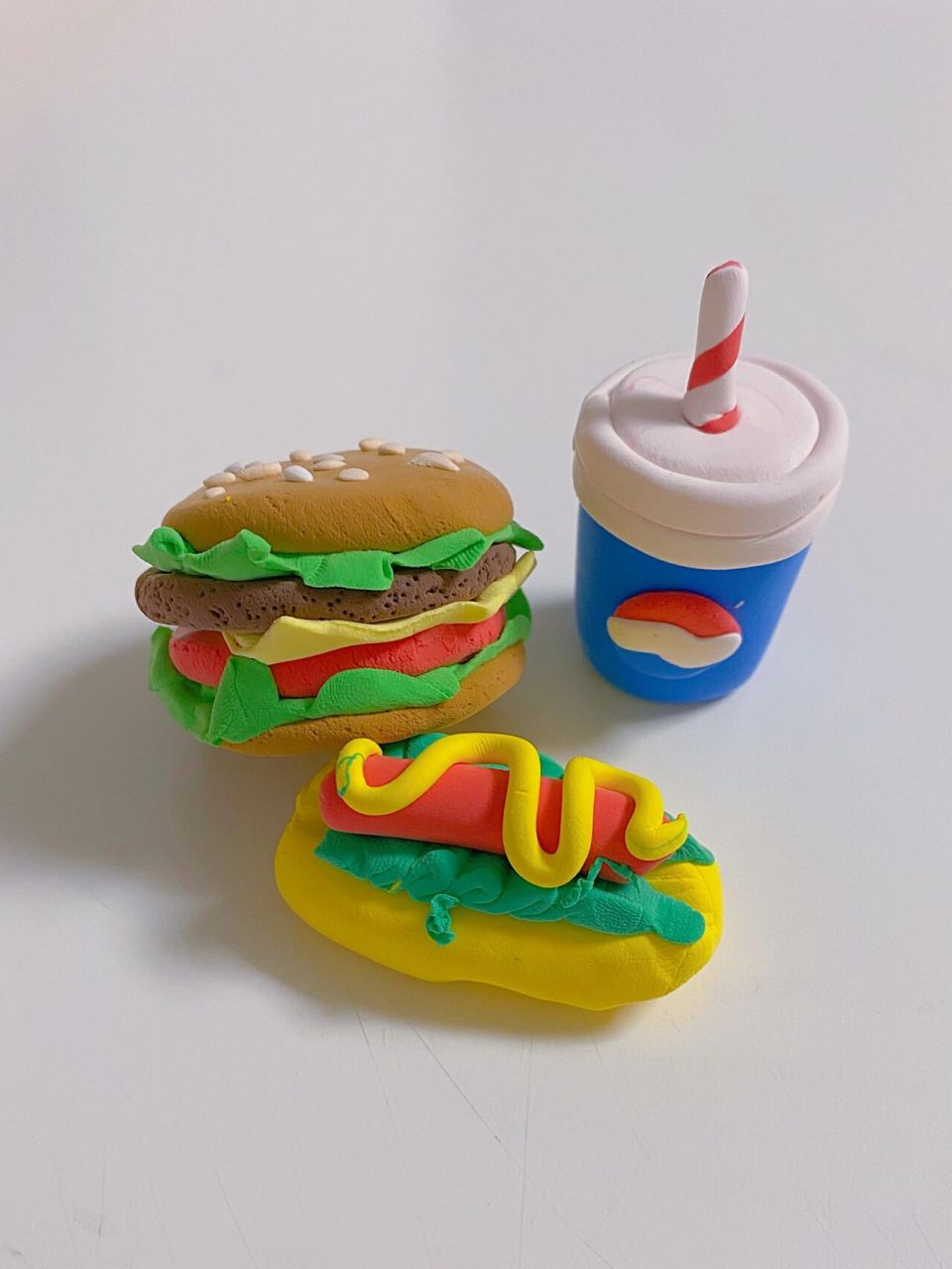 第一次尝试超轻粘土捏食物 元宝宝幼儿园要举办过家家活动!