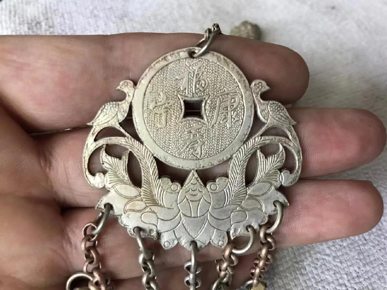 清代民国老银压襟五件套 原来应该是鎏金的 下面的五式金还在,上面的