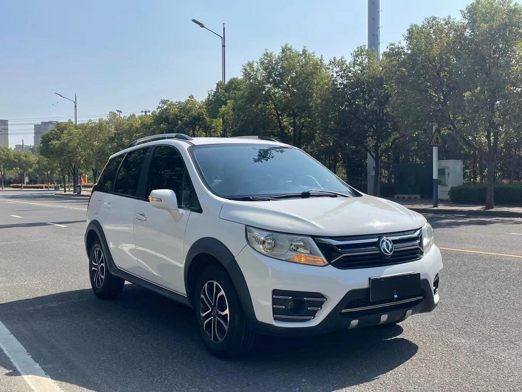 2016年东风景逸x3车况精品,手动1.5排量纯在三菱发动机!油耗低.