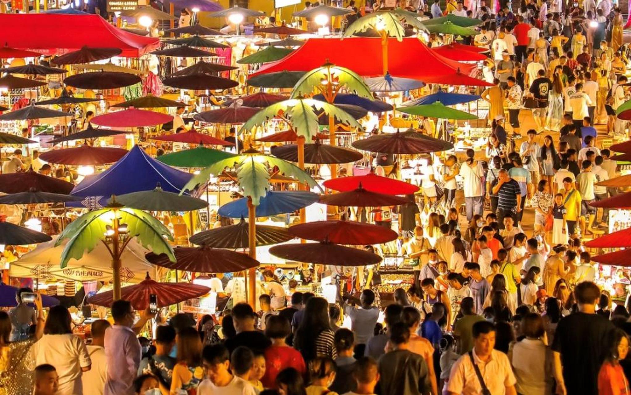 【南山星空网红集市来了 打卡攻略快收好】在星空下漫步逛集一定很