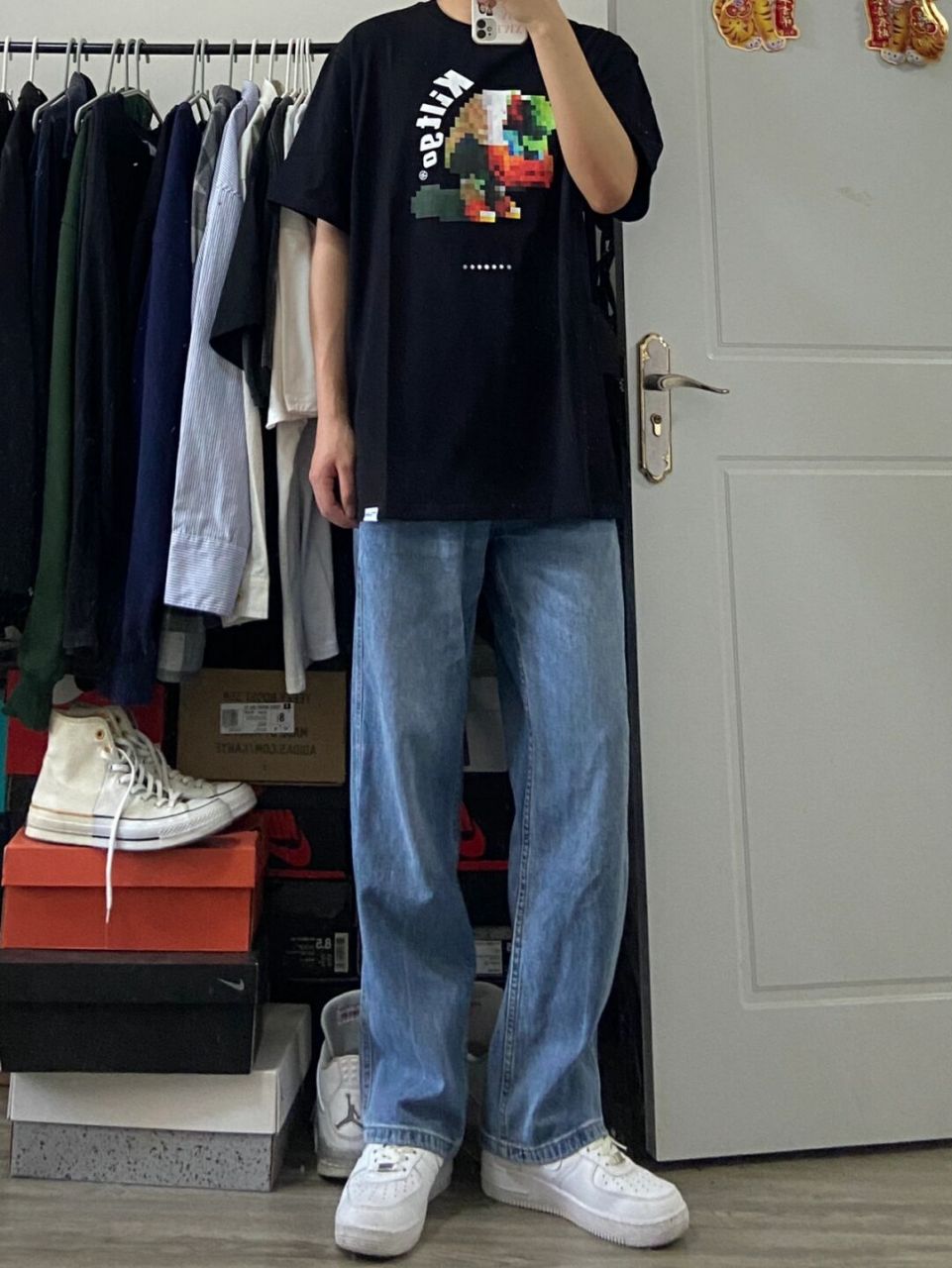 笔记灵感# 黑色短袖配蓝色牛仔裤再合适不过了 #夏季穿搭# #ootd每日
