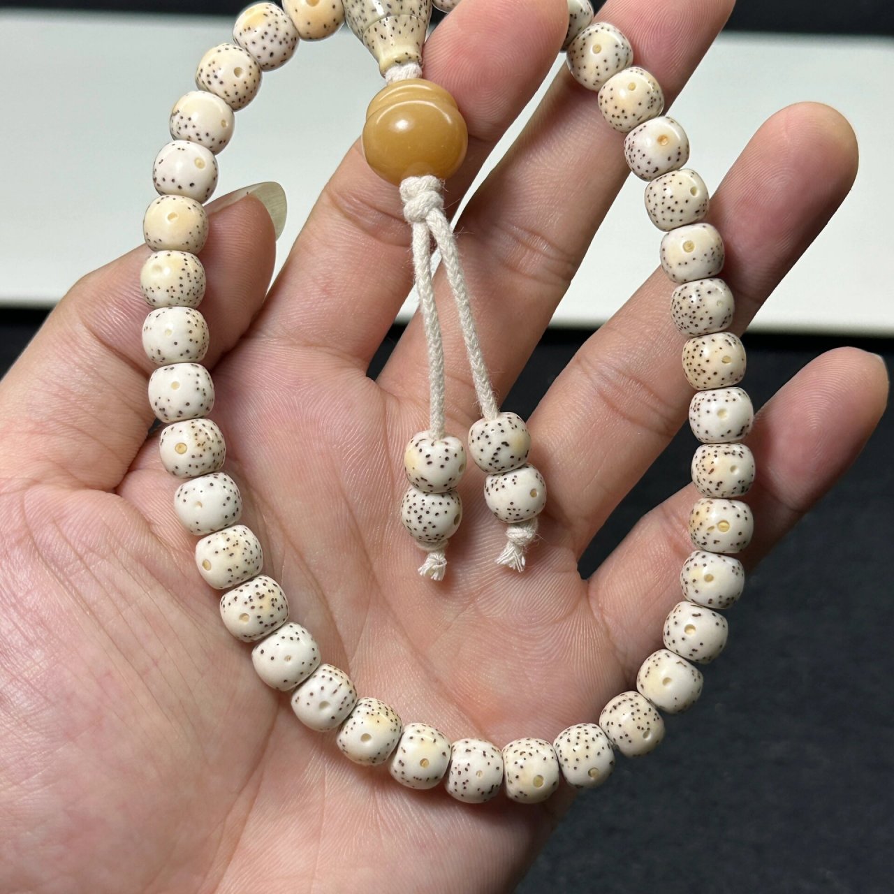 星月菩提36颗手持    94海南原生态骨瓷白8*7mm酒桶,36颗手持,搭配