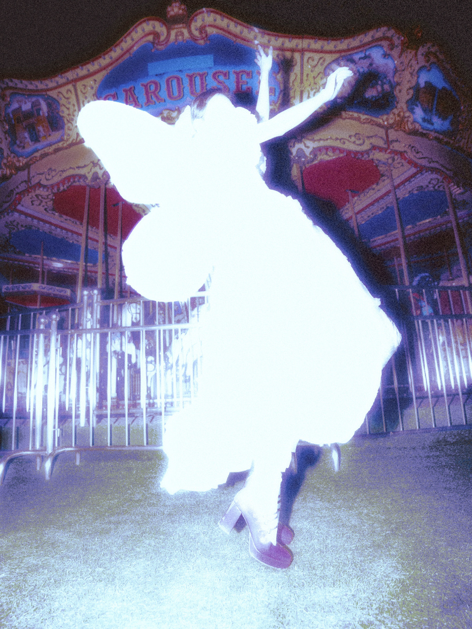 梦核|看看我首次拍的梦核感照片94 元素|蝴蝶 木