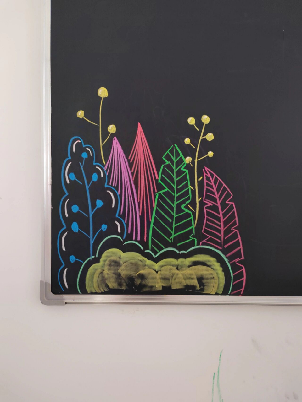 粉笔画|黑板报角落插图 万物皆有裂痕那是阳光照进来的地方.