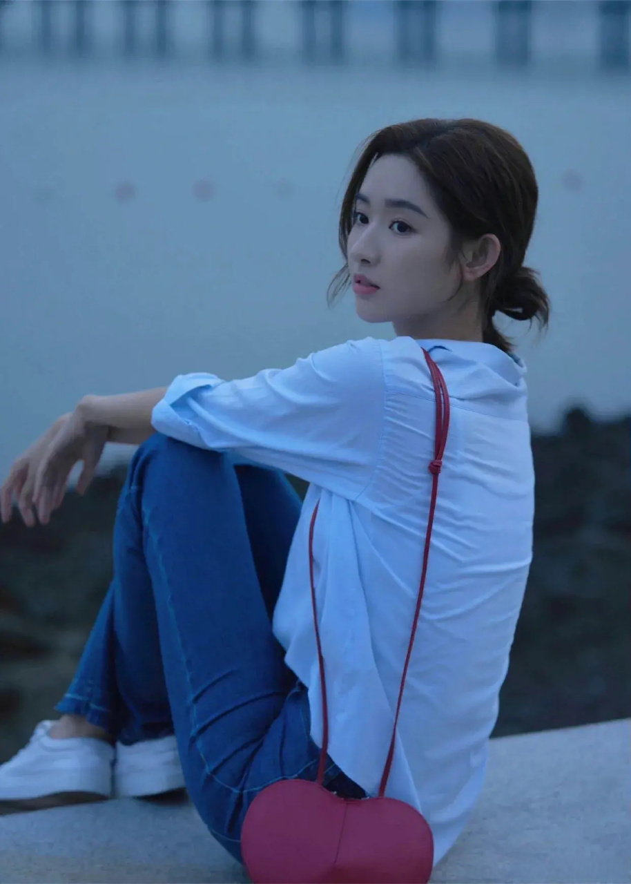 王玉雯,1997年5月28日出生于湖北省武汉市,中国内地女演员,毕业于北京