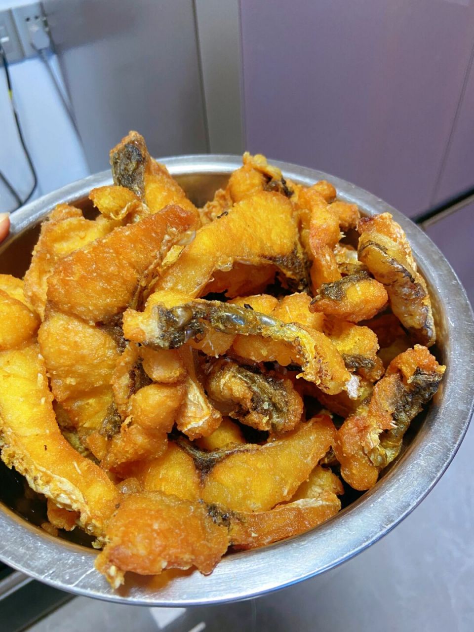 我妈炸的酥鱼已经是我到不了的水平哈哈哈哈98外层干香酥脆,里面