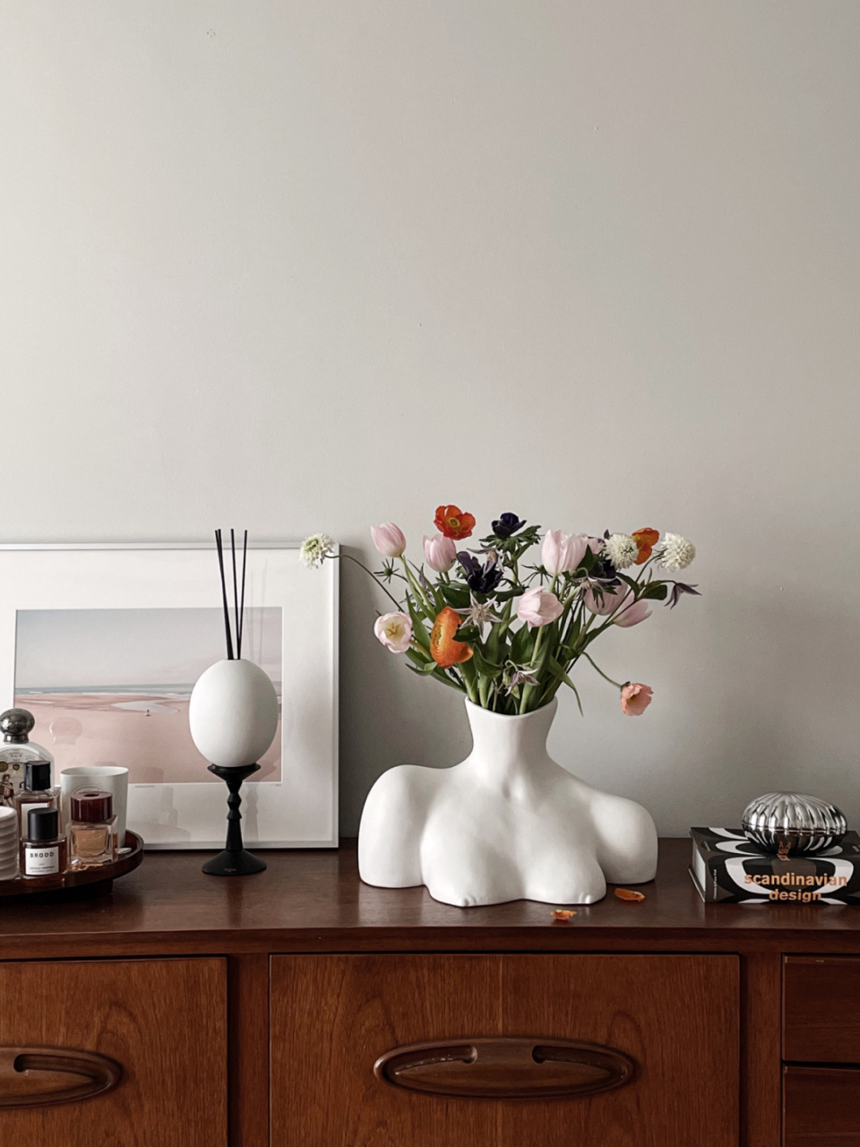 76虞美人/郁金香/银莲/松虫草/铁线莲 花瓶:anissa kermiche 77