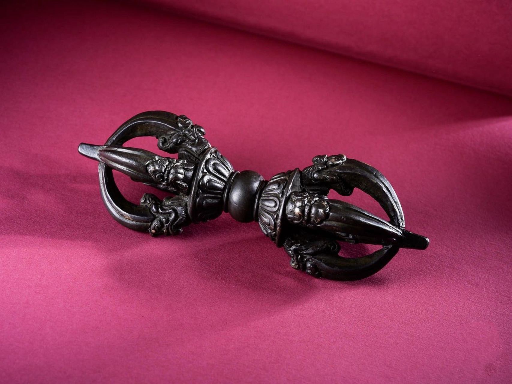 明代五股金刚杵 名称:〓雄浑厚重〓明代五股金刚杵 皮壳托甲一般 年份