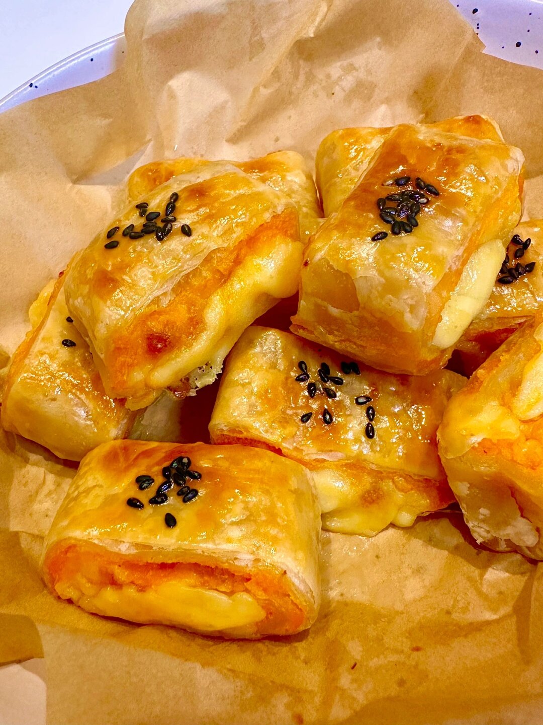 今天用家里仅剩的一个红薯做了芝士红薯酥 饼皮酥脆红薯泥香甜软糯