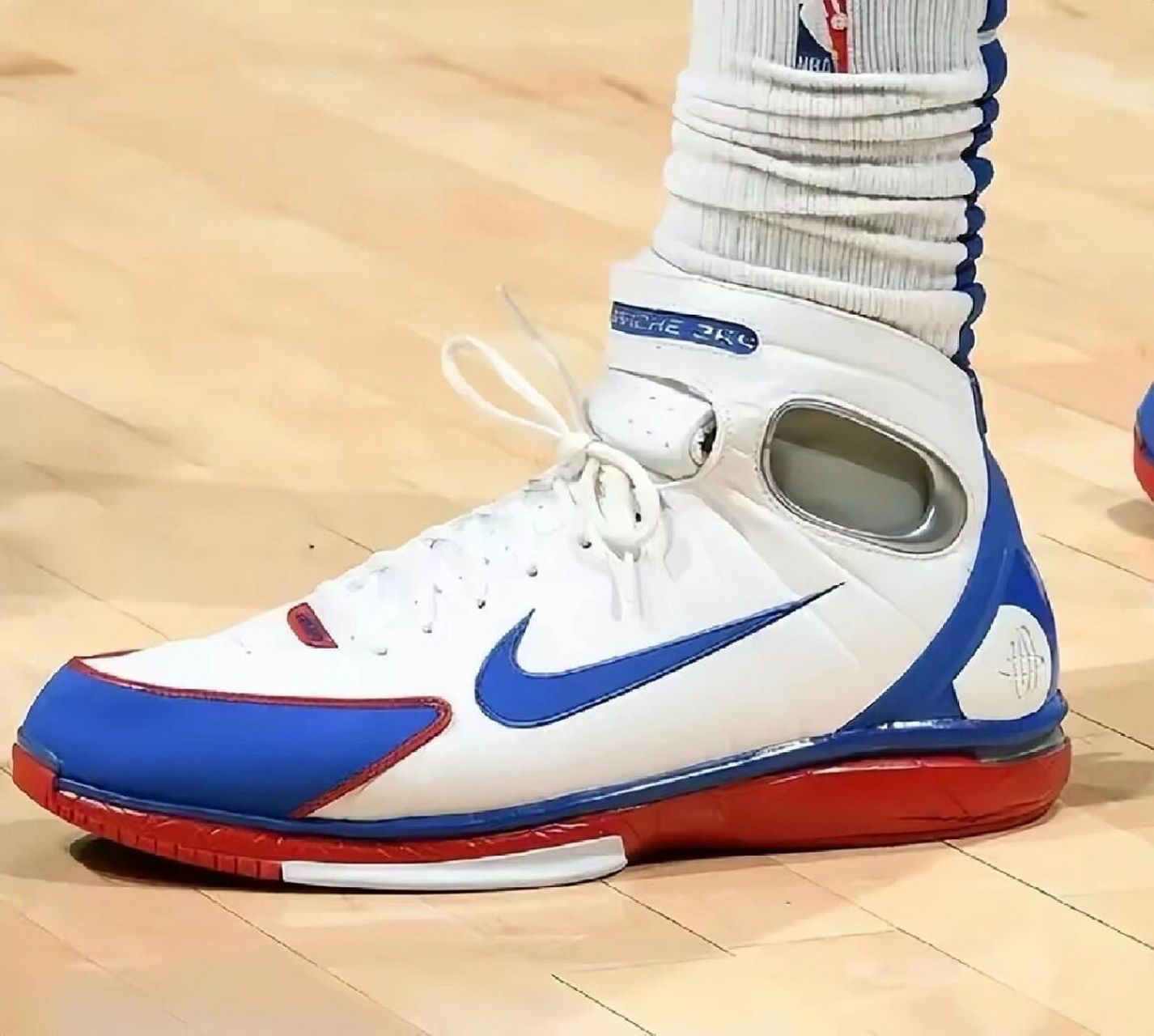 差不多是时候复刻了 nike  2k4 由耐克alpha project工作室倾力打造