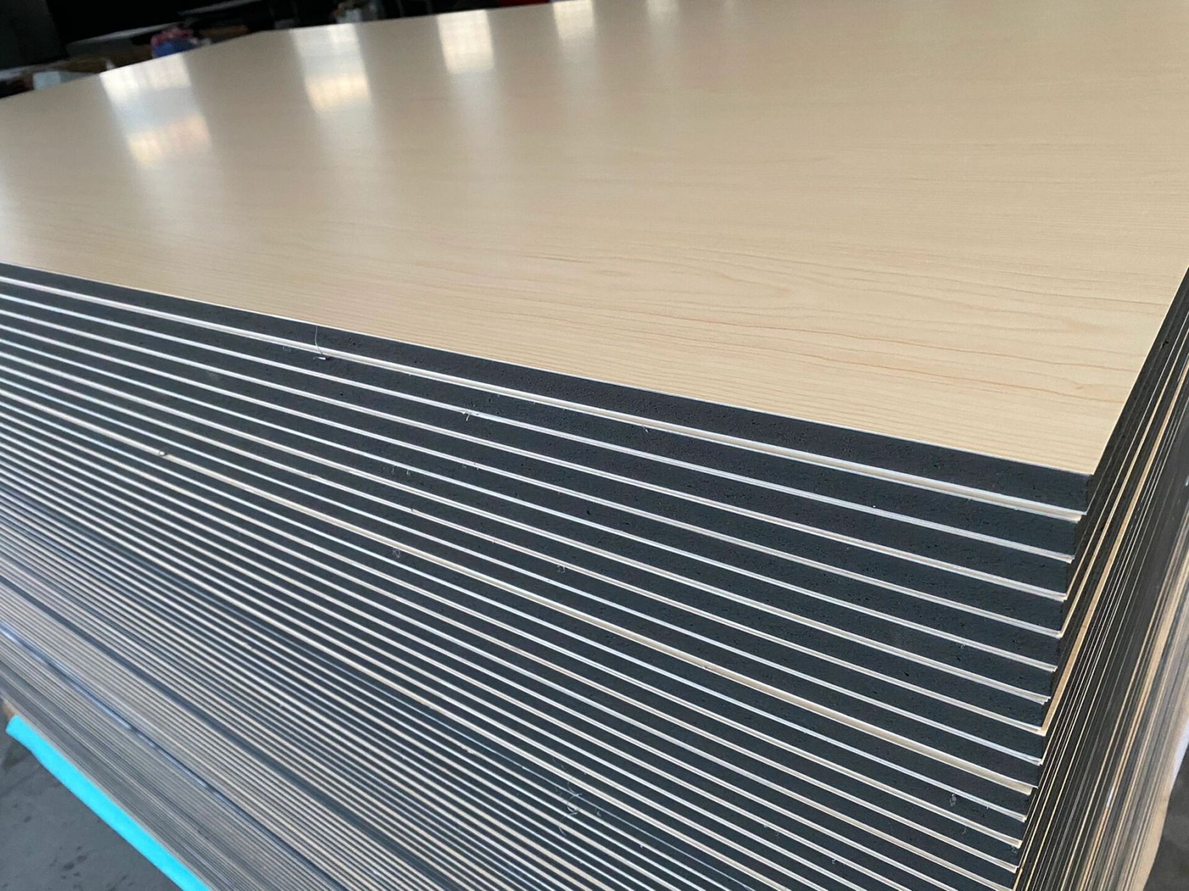 pvc发泡板 卫生间隔断板 沐浴间隔断板材料 pvc浴塑板  木饰面隔断板,