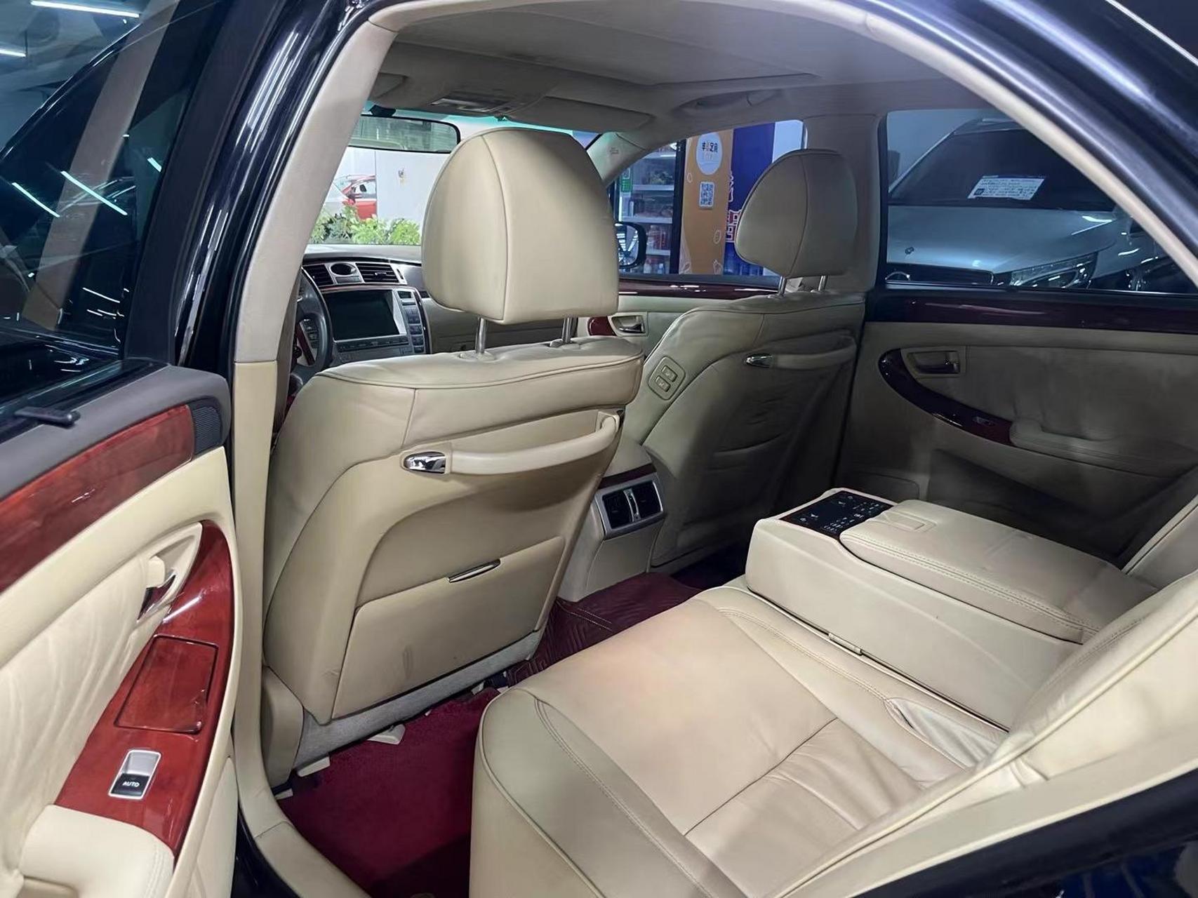 68万!新到08年红旗hq300!自动挡3.0!长春一手!大部分原漆!抬头显示!