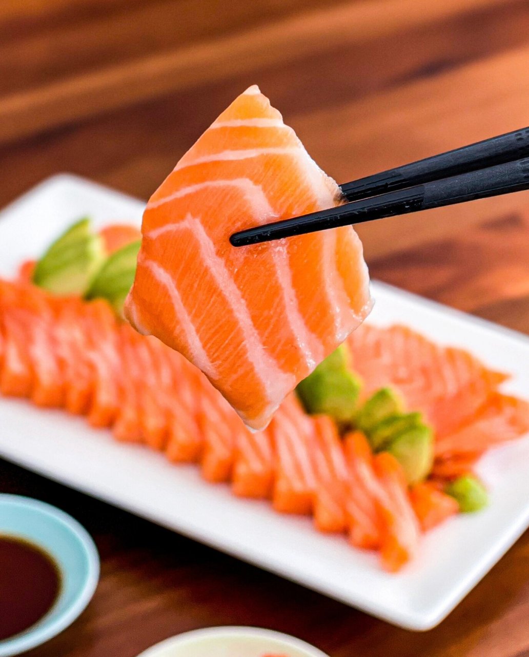 三文鱼刺身摆盘 学会摆盘很重要 	 关注我定期给大家分享三文鱼