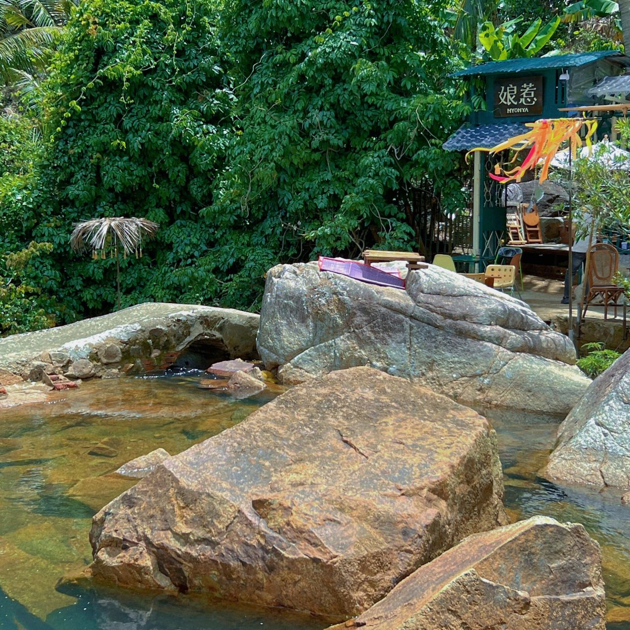 钓 顺便打卡一下网红地 这地方大家应该不陌生吧 万宁日月湾仙女潭 网