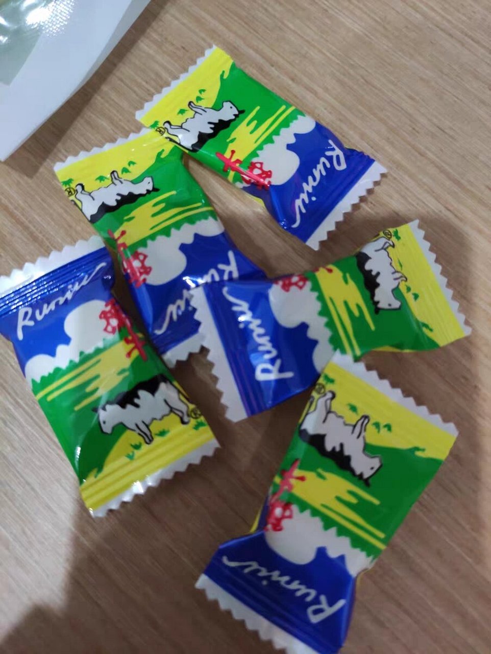 这个国货其实挺好吃的 但是为什么不火呢 孺牛牛奶糖,小时候我以为全