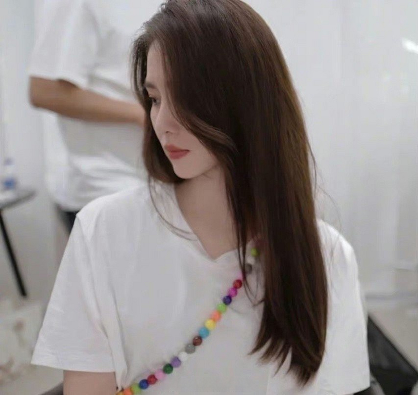 刘诗诗白鹿侧颜相似度#网友称分不出刘诗诗和白鹿侧颜照片,感觉粮个