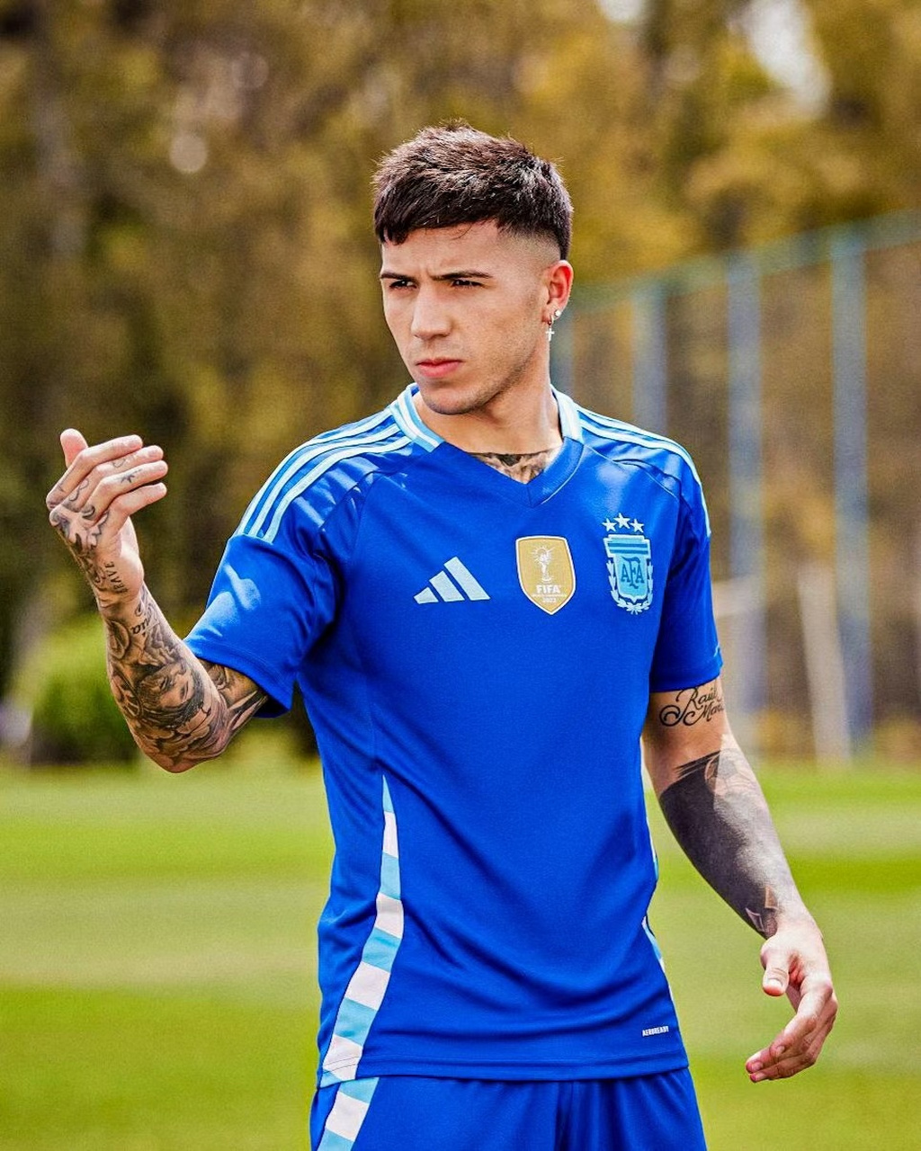 阿根廷美洲杯主客场球衣正式发布! 好看吗?买!