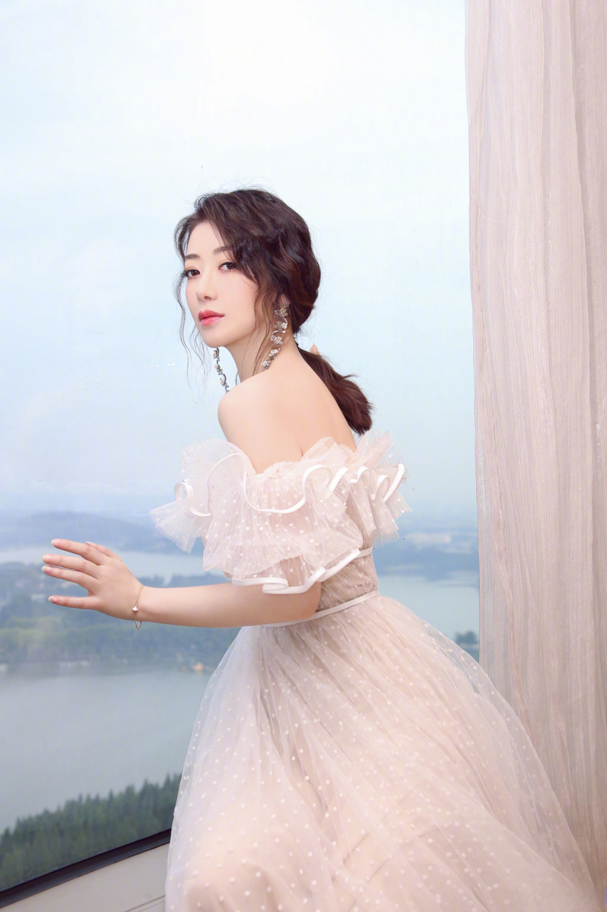 陈紫函  抹胸礼服 丝滑肌肤