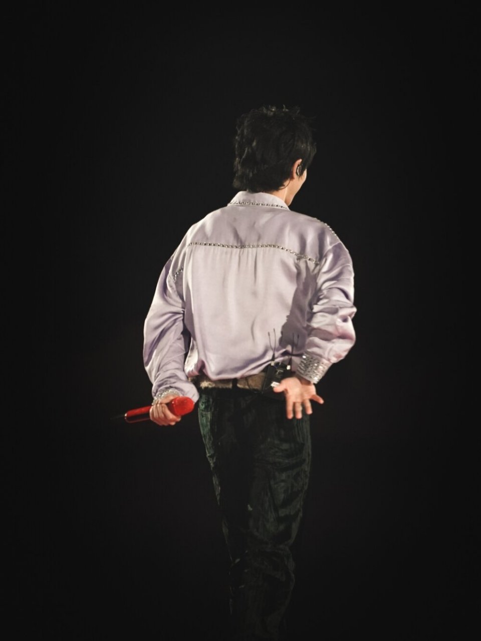 丨华晨宇丨背影 "于千万人之中遇见你所要遇见的人 于千万年之中 时间