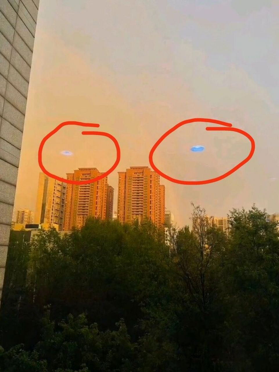 今天晚上霸州市天气暴风雨,惊现"ufo",外星人科技制造飞碟云看看帮助