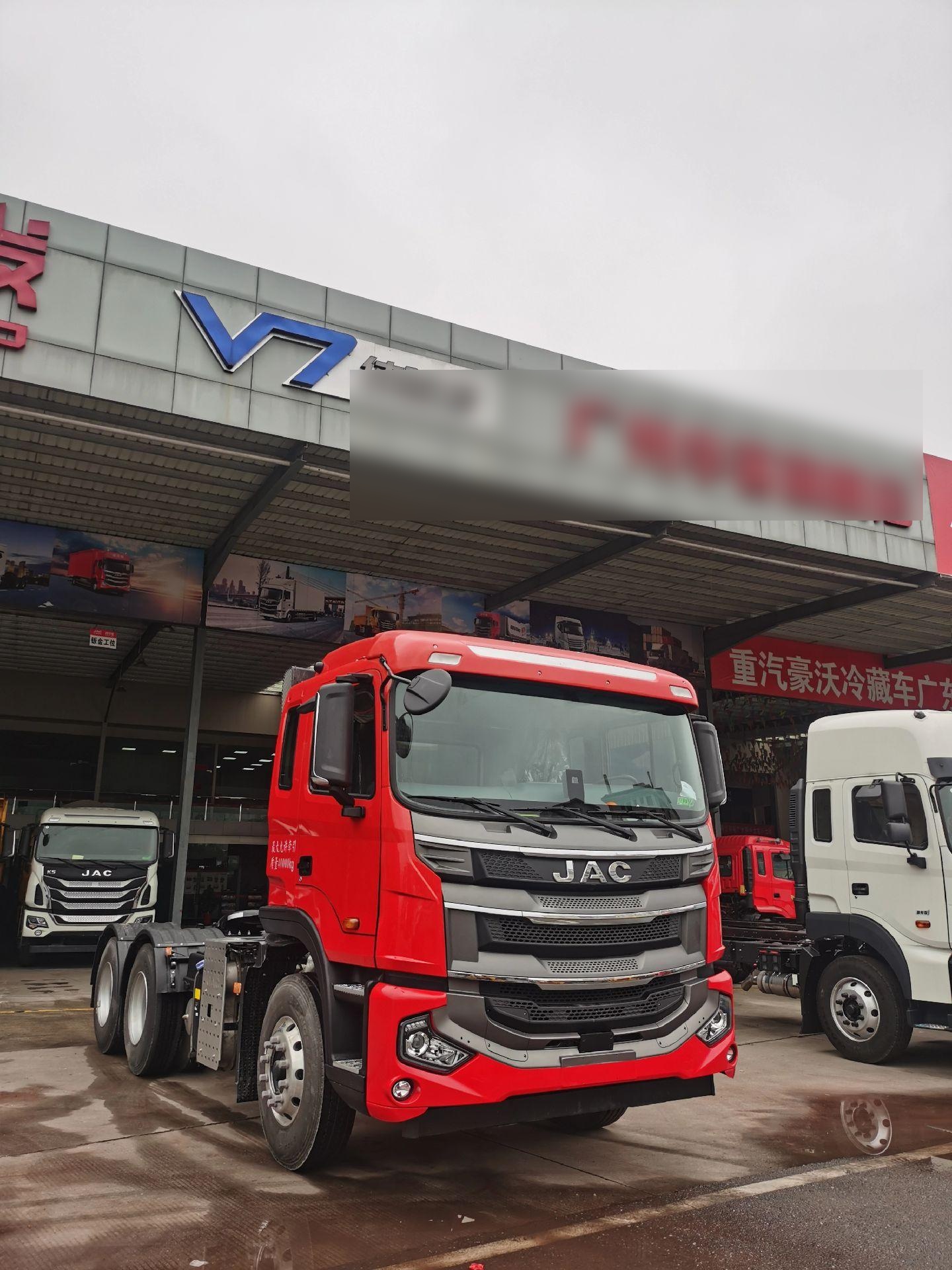 江淮6x4牵引车,半高顶驾驶室,沙石料专用运输车,刚刚到货,传承了江淮