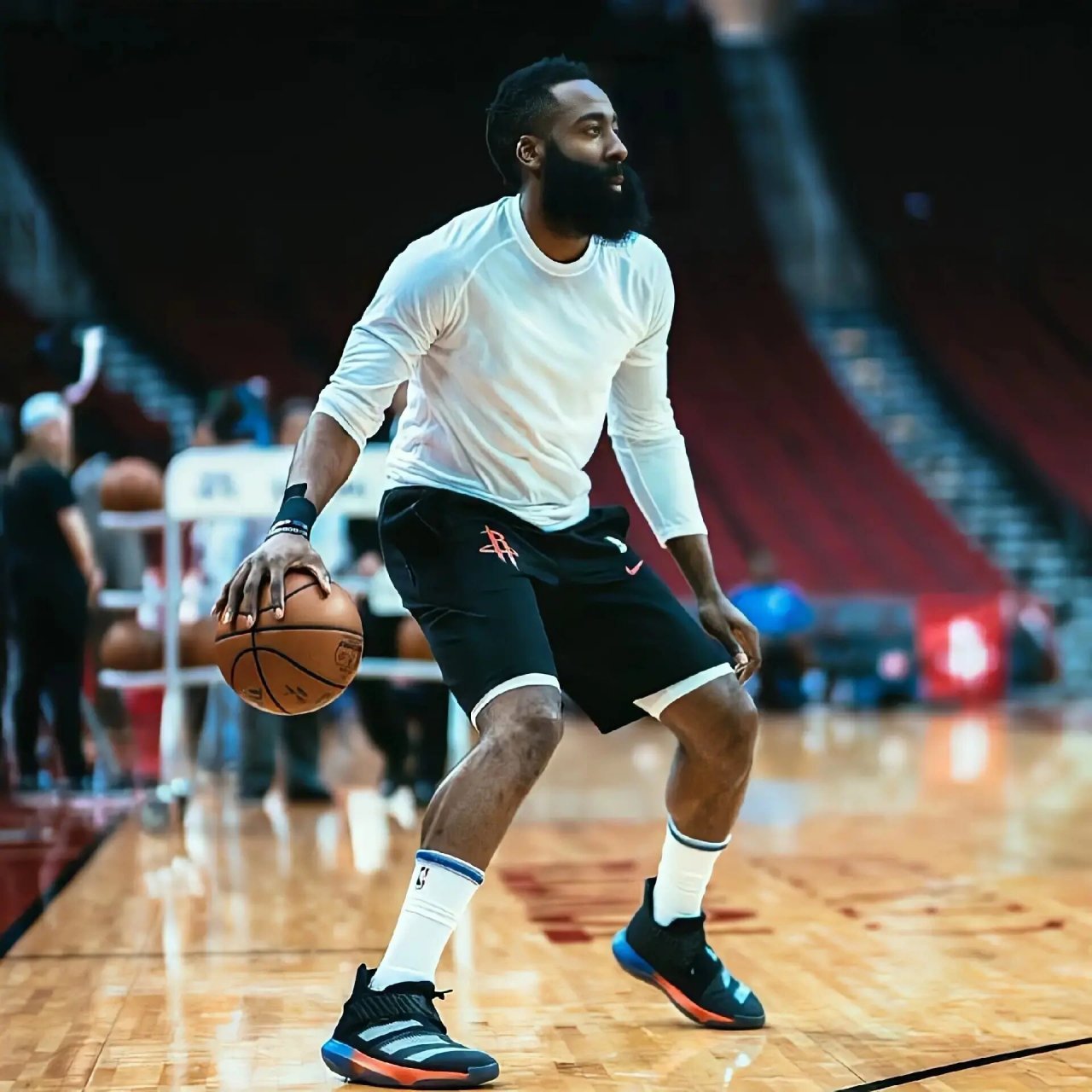 那些氛围感拉满的球星头像-哈登篇