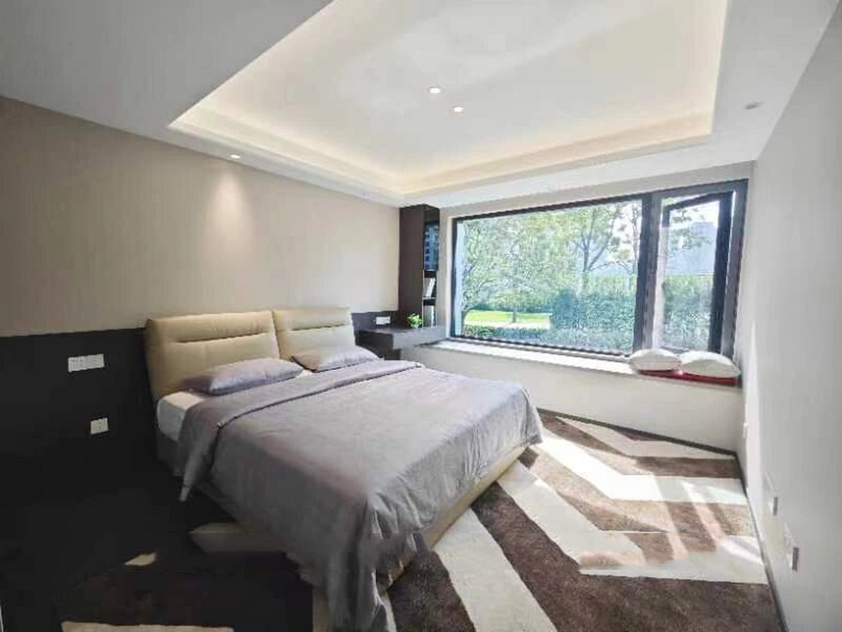 项目名称: 样板房vip客户 地址: 浙江 - 杭州·拱墅区 楼盘: 滨融府