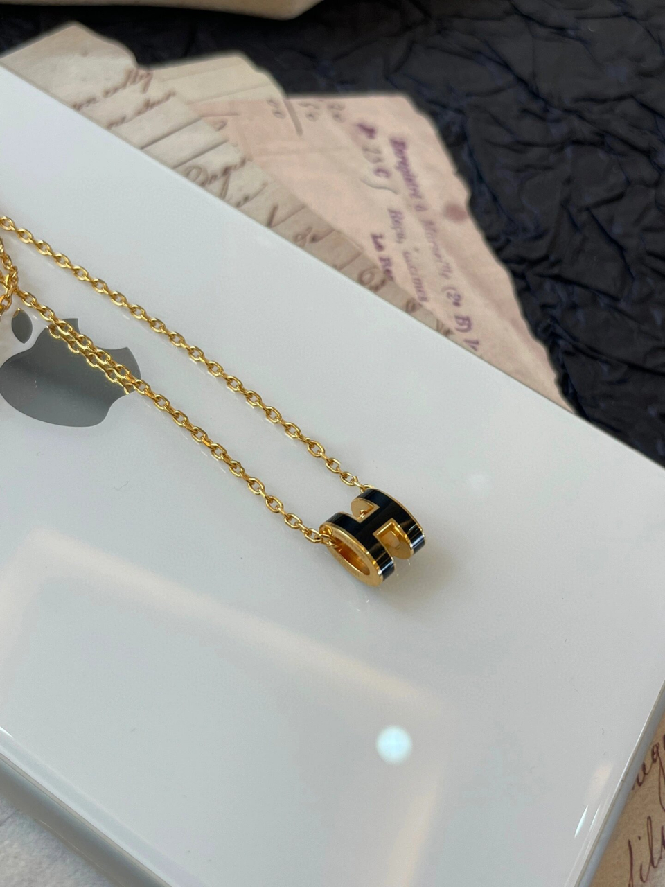 爱马仕黑金pop h迷你项链2799 99新 黑金mini h项链,锁骨链小巧精致