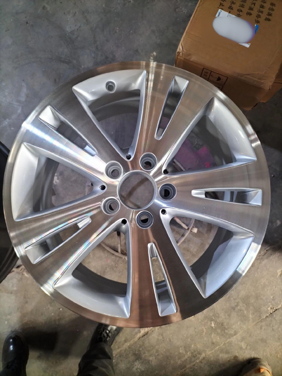 修复各款车型轮毂 涂装  拉丝  漆面  电镀  精抛   校正  焊接  各种