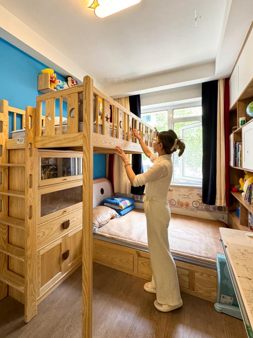 一个6平米的儿童房,高低两张床,一张休息另一张玩耍,家有双胞胎的朋友