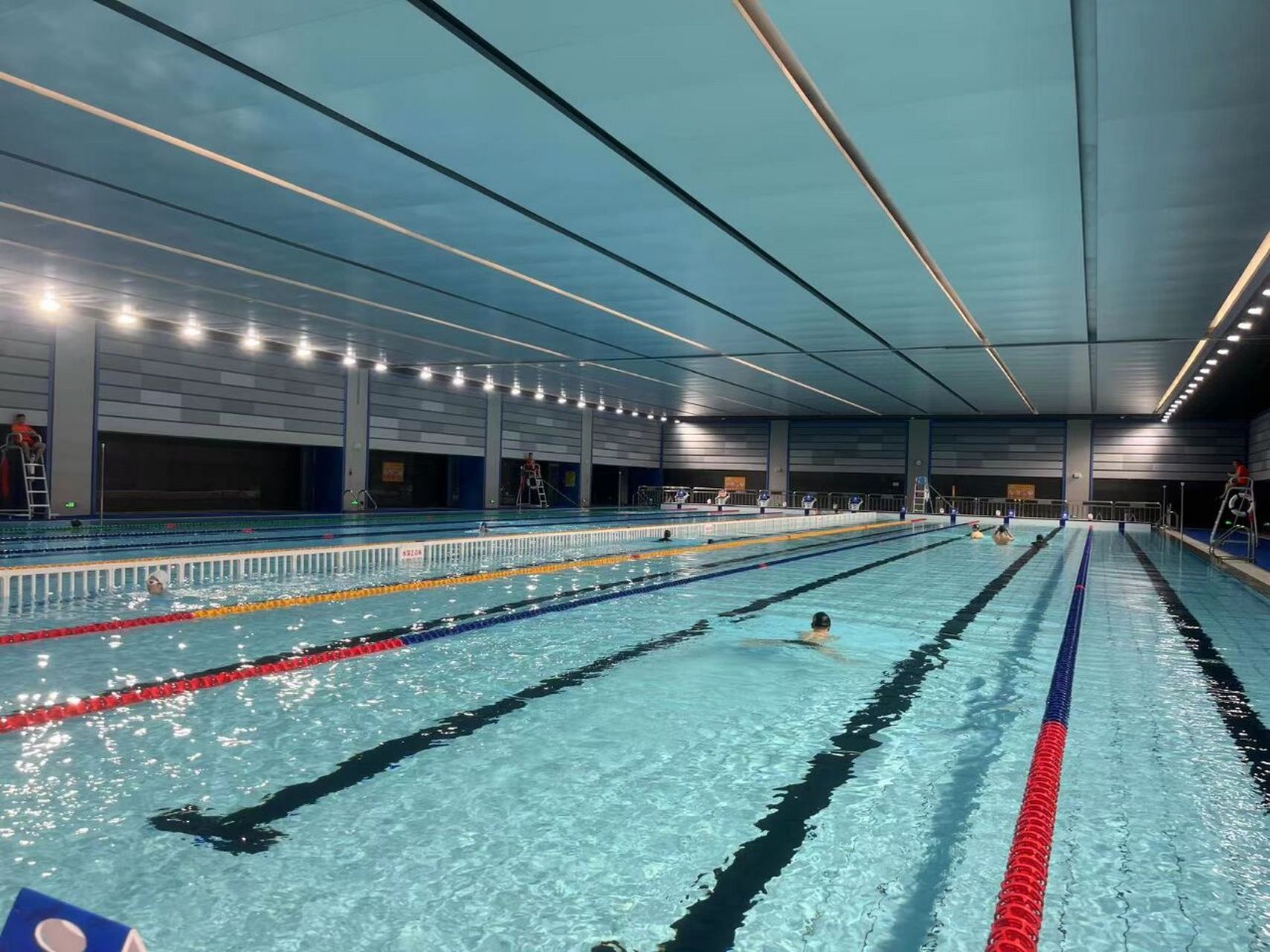 吹爆~成都游泳馆天花板 去过很多游泳馆,从健身房的到五星级酒店的