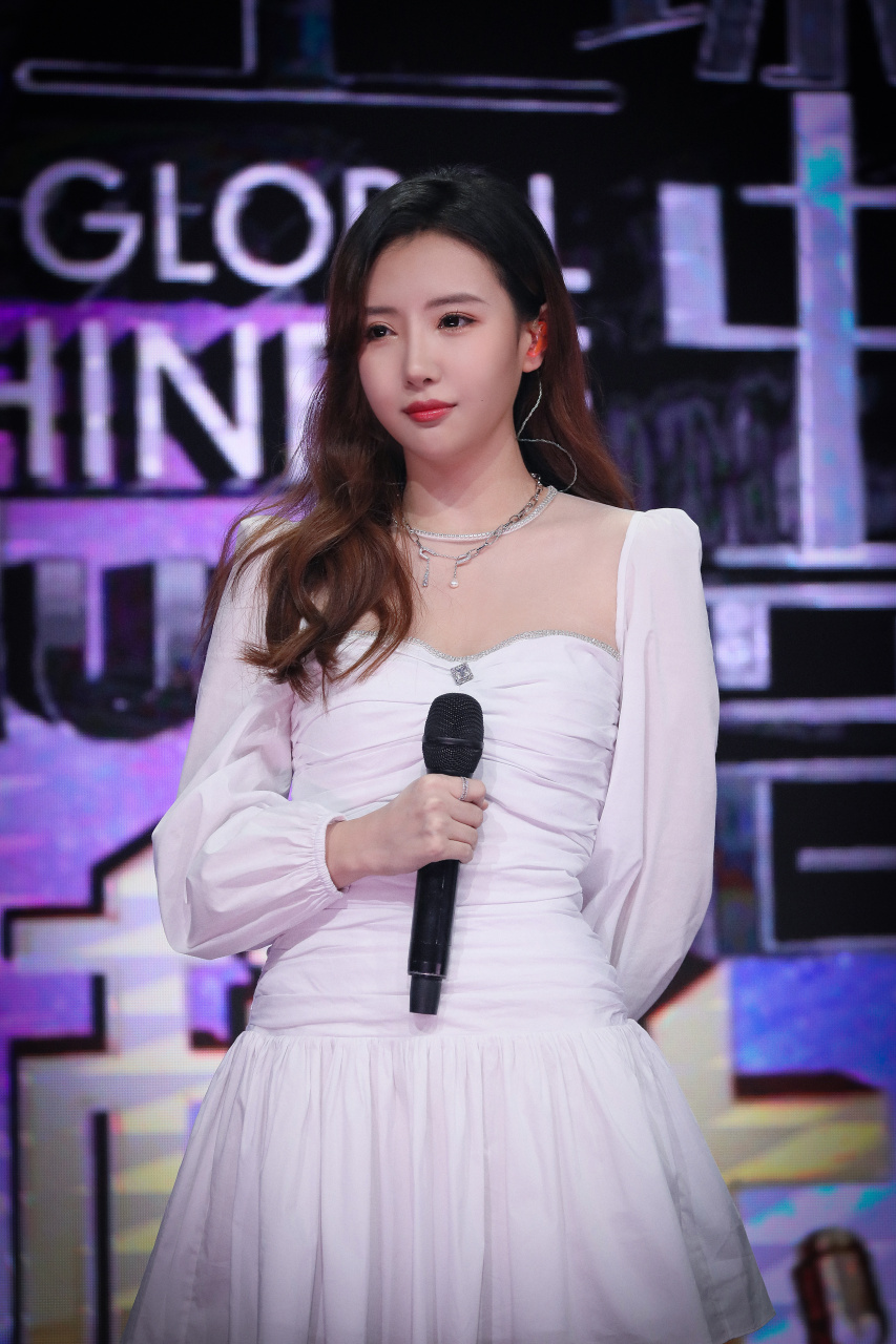 全球中文音乐榜上榜# @刘美麟 高清美图来袭～ 红了眼眶的五姨让官人