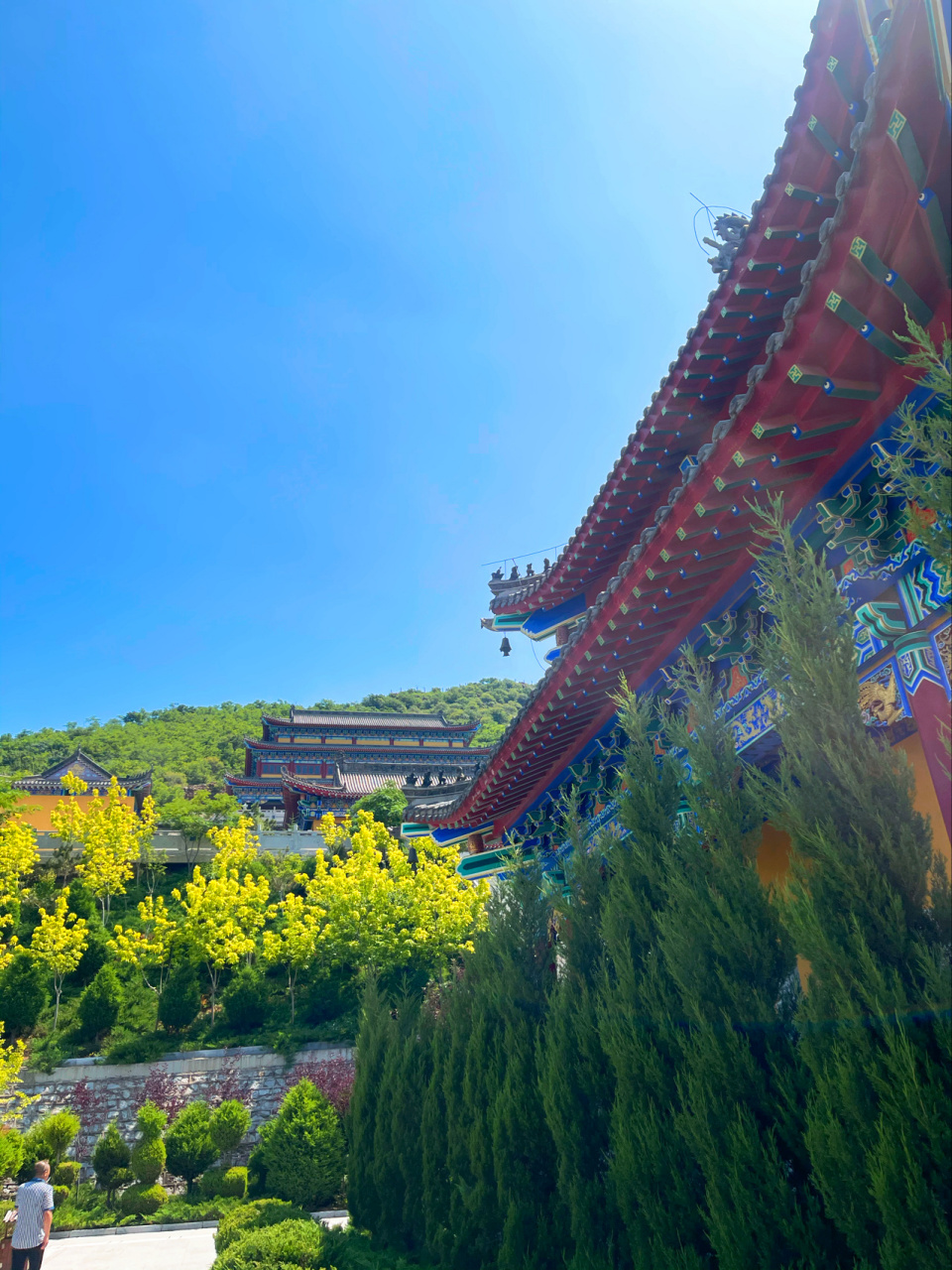 盖州的万和寺 早上到单位 开完例会 同事说去寺庙 马上拿起包就跟着走