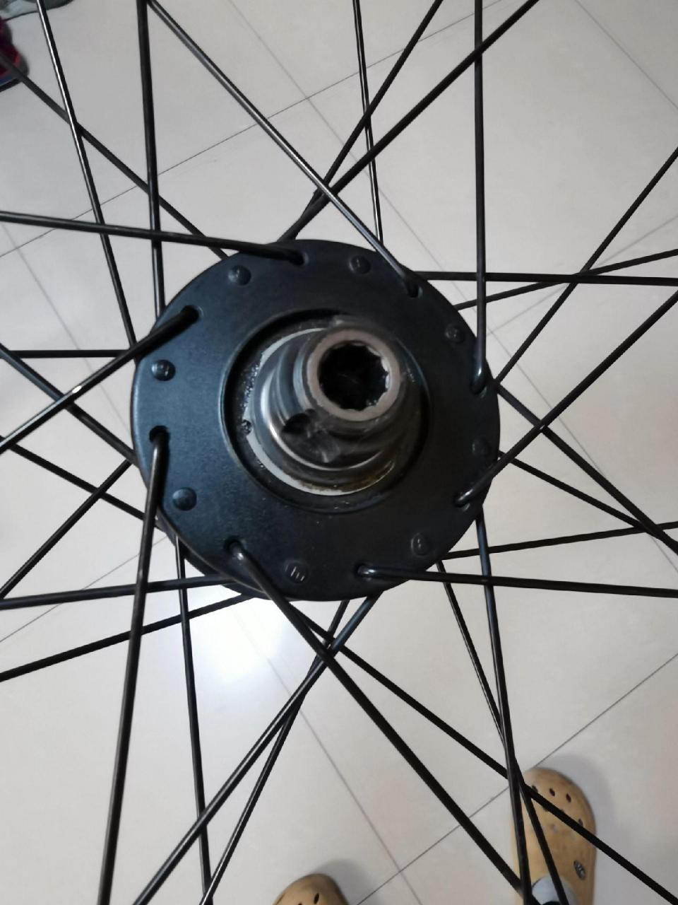 错怪了自行车大厂,原来这款塔基三个棘爪槽是不对称设计,只安装两个