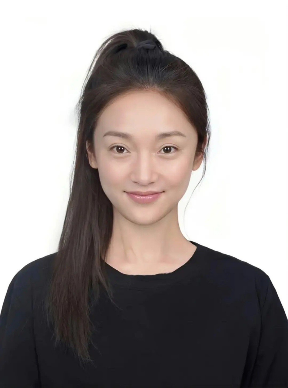 周迅年轻的时候现在有小花可以打败吗[思考]