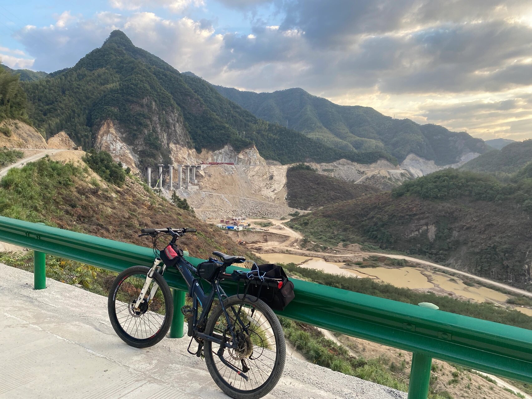 骑行台州第二大水库朱溪水库 即将蓄水的朱溪水