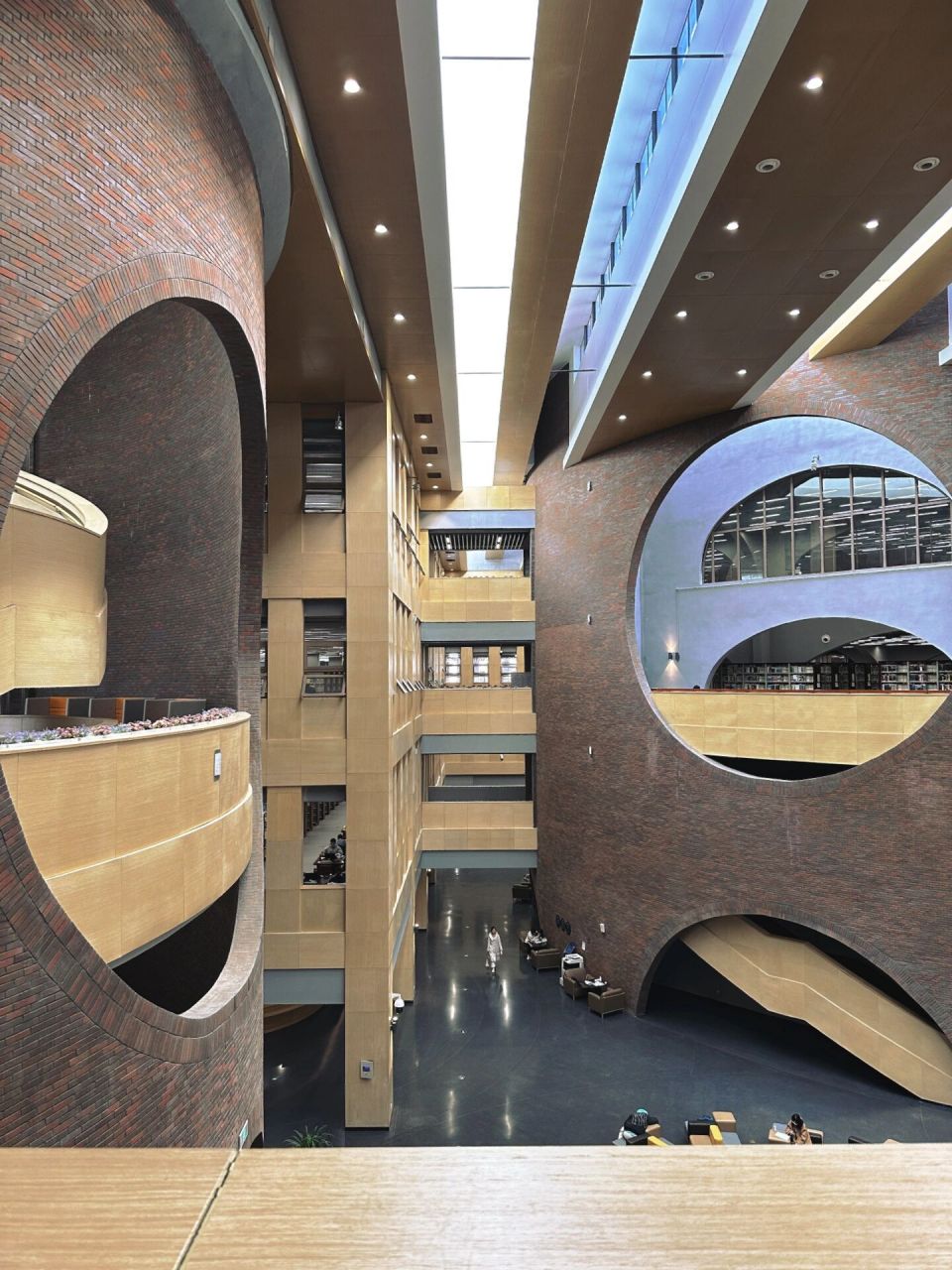 大连海事大学图书馆 海事大学的网红图书馆真的名不虚传