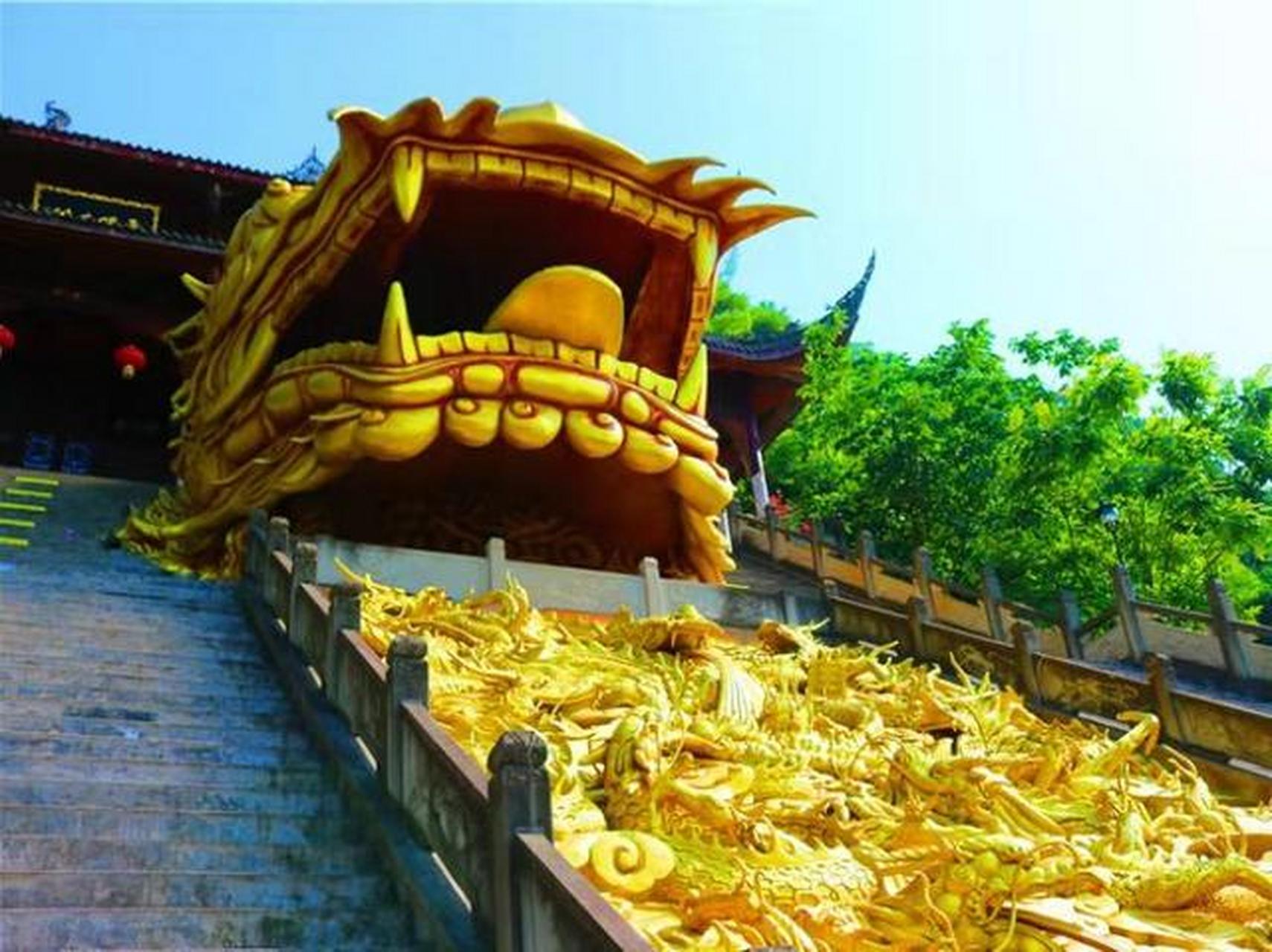 去旅行金龙浮雕栩栩如生,泸州最"张扬"的寺庙 泸州金龙寺位于长江以南