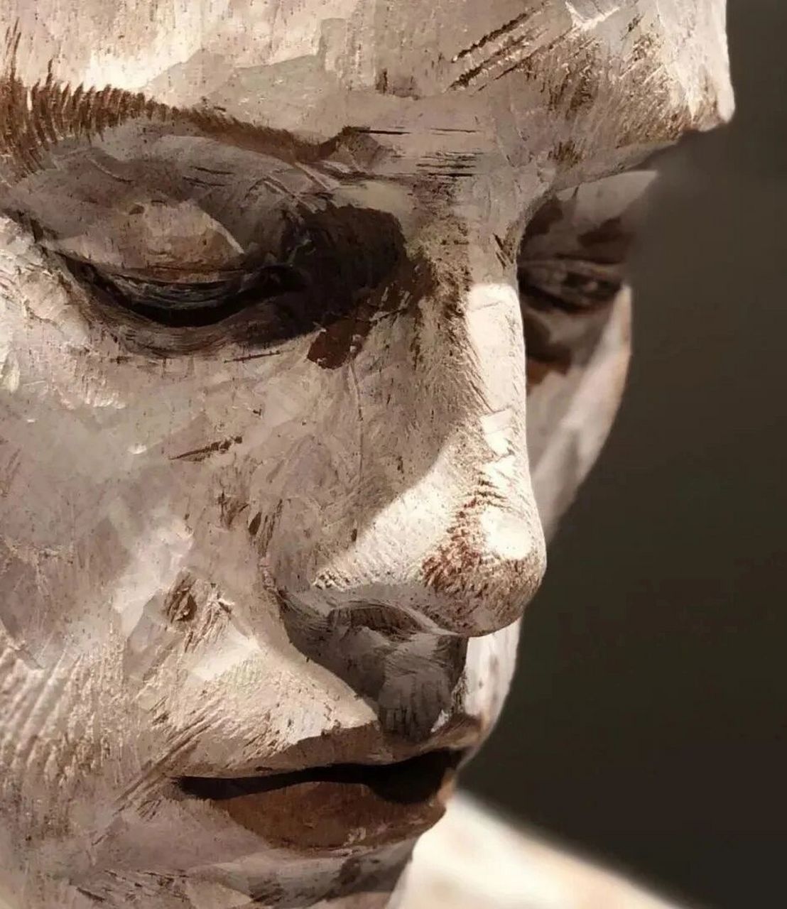 意大利国宝级雕塑大师布鲁诺木雕 布鲁诺·瓦尔波特1959年出生于