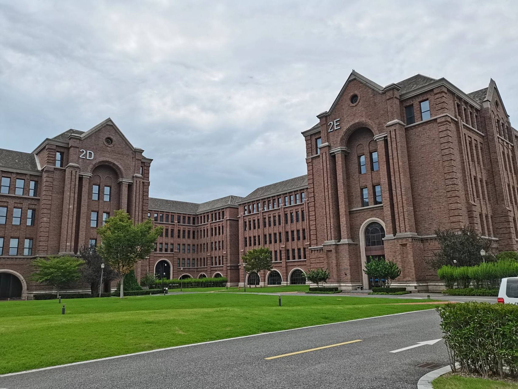 浙大海宁国际校区 在这学习真的很有氛围感