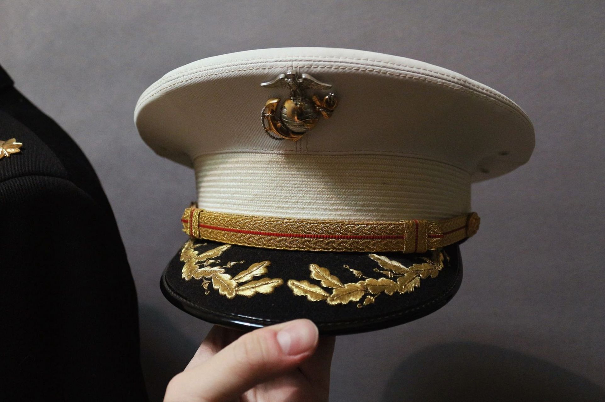 海军礼服军官图片