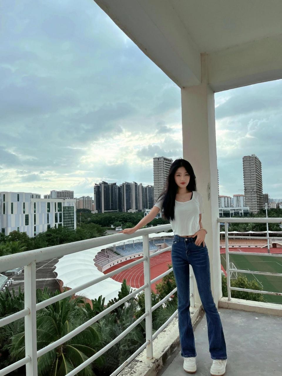 三亚航空旅游职业学院 天气很好96