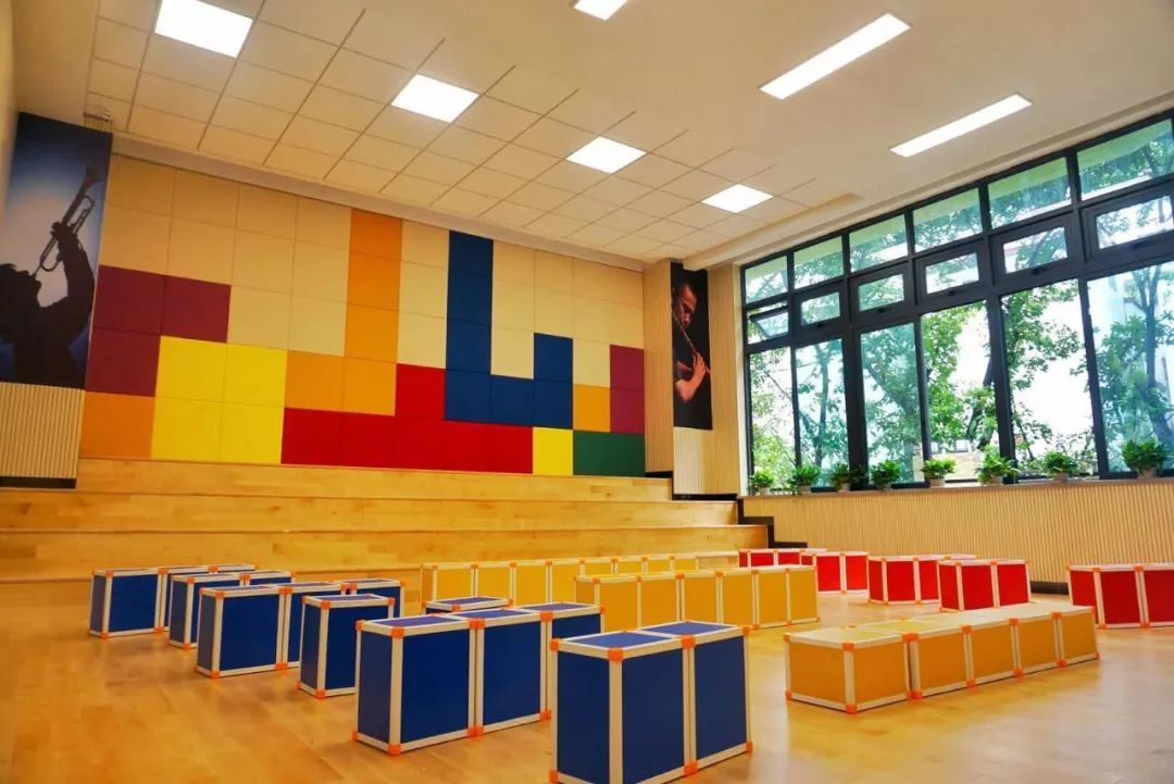 奇槎小学正式更名【佛山市三龙湾小学】 近日,佛山市禅城区奇槎小学