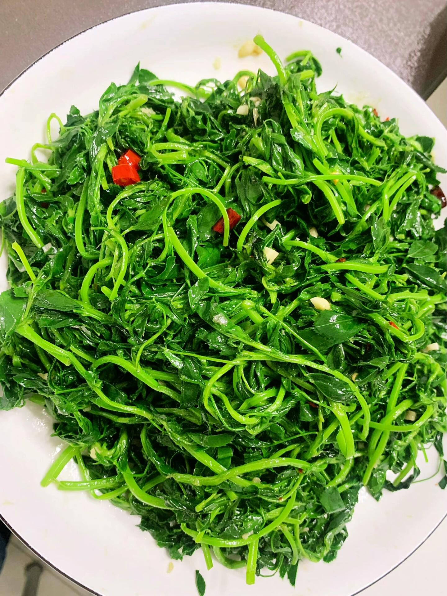 妈妈做的凉拌苜蓿菜,好吃到哭78